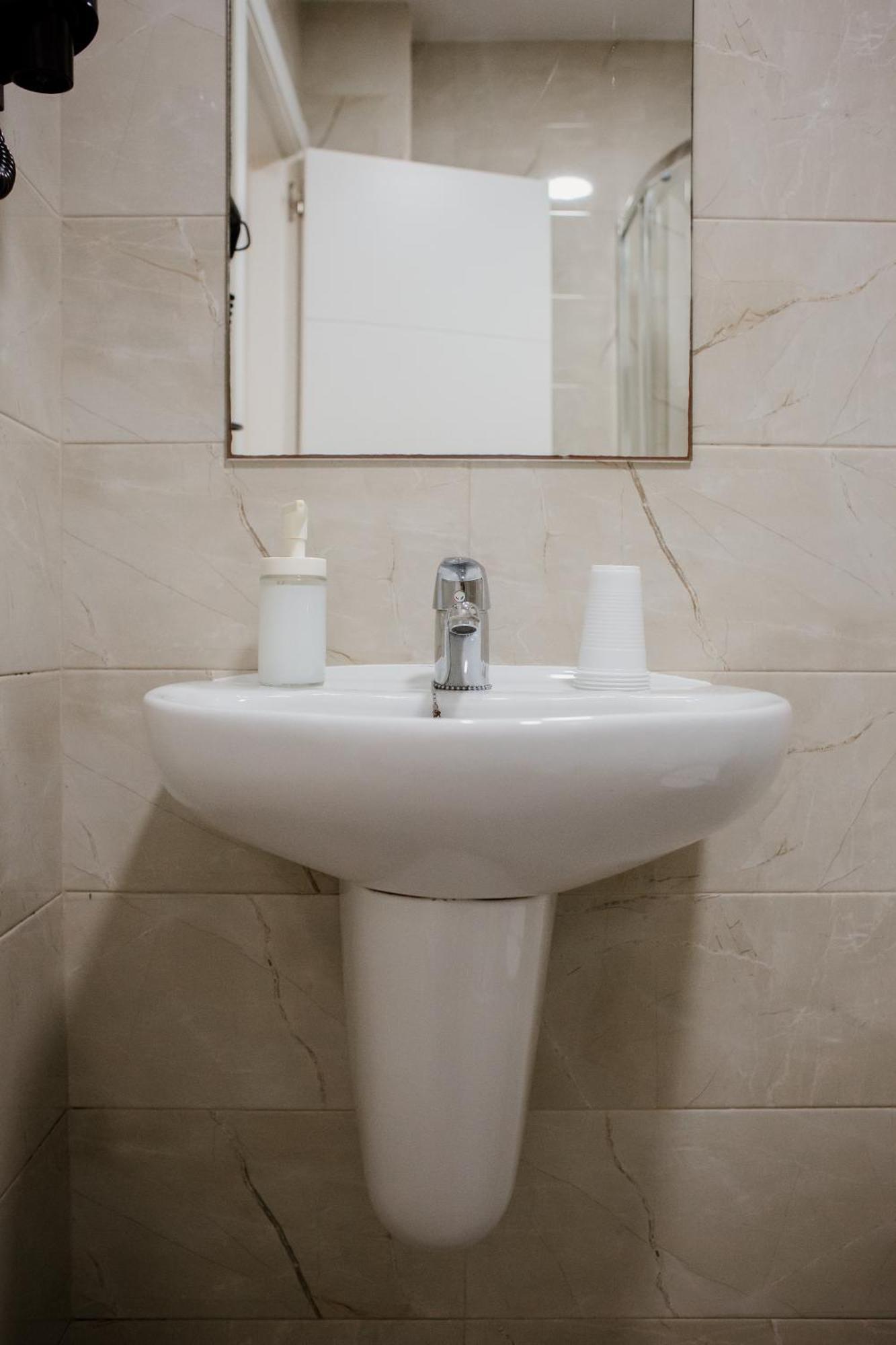 Apartamentos Turisticos Mastil 16 Малага Екстер'єр фото