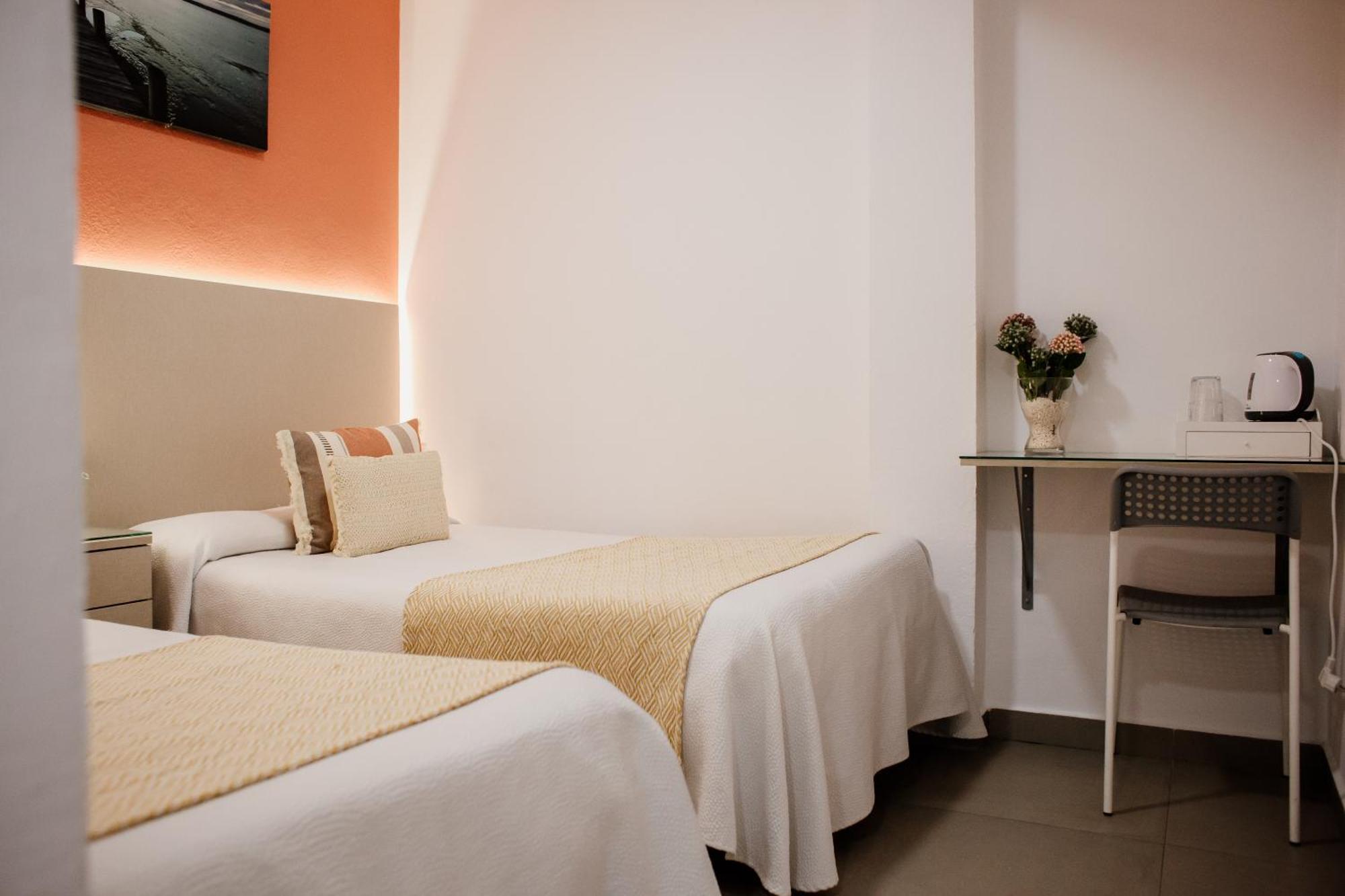 Apartamentos Turisticos Mastil 16 Малага Екстер'єр фото