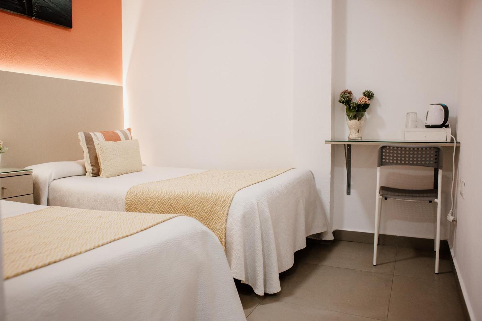 Apartamentos Turisticos Mastil 16 Малага Екстер'єр фото