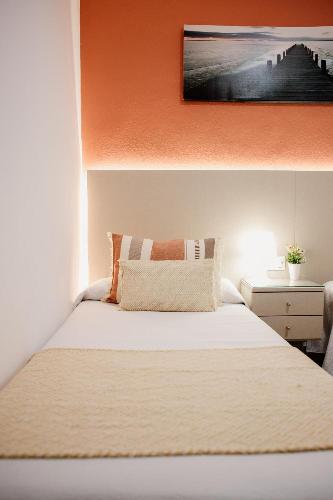 Apartamentos Turisticos Mastil 16 Малага Екстер'єр фото