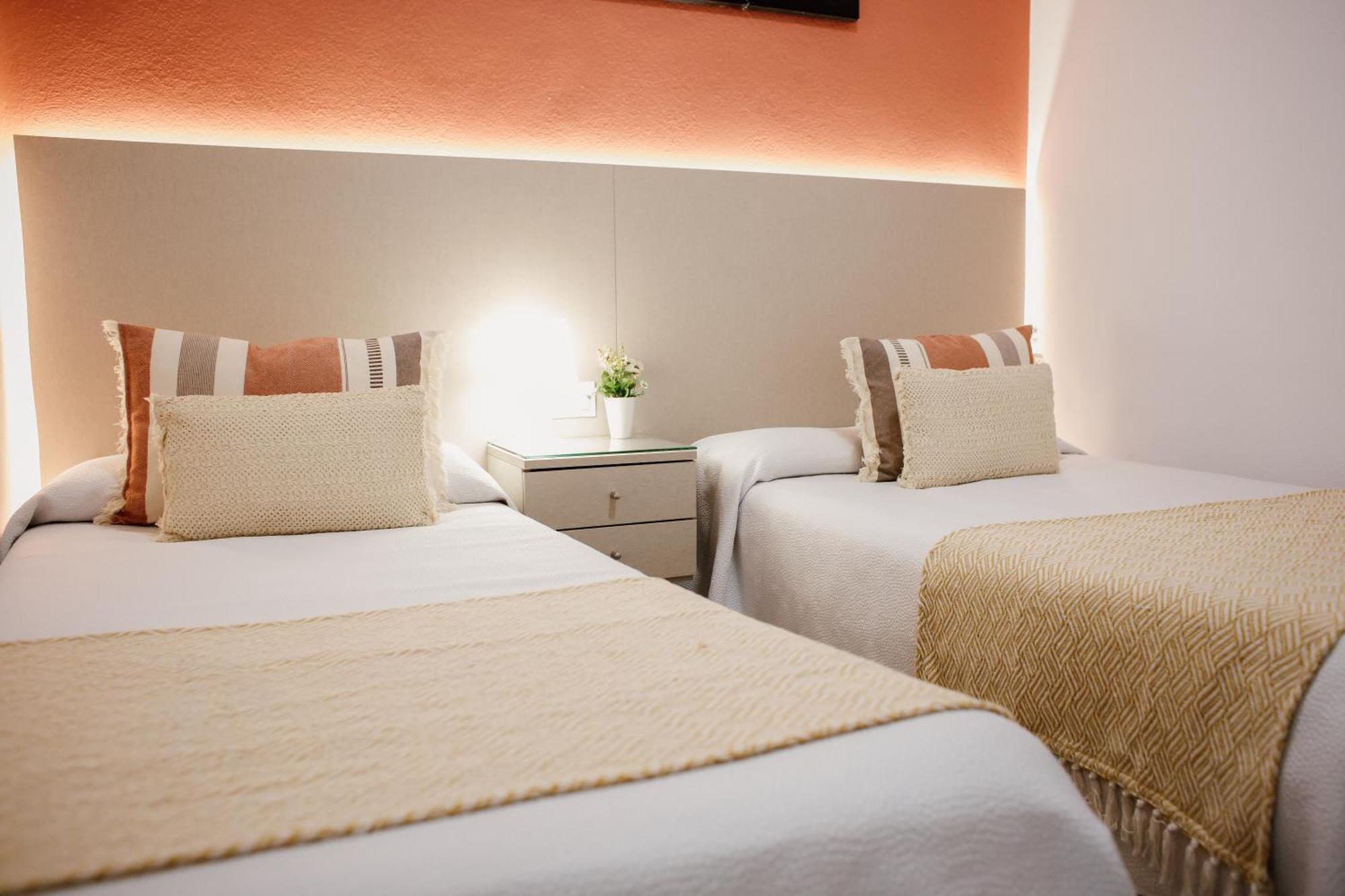 Apartamentos Turisticos Mastil 16 Малага Екстер'єр фото