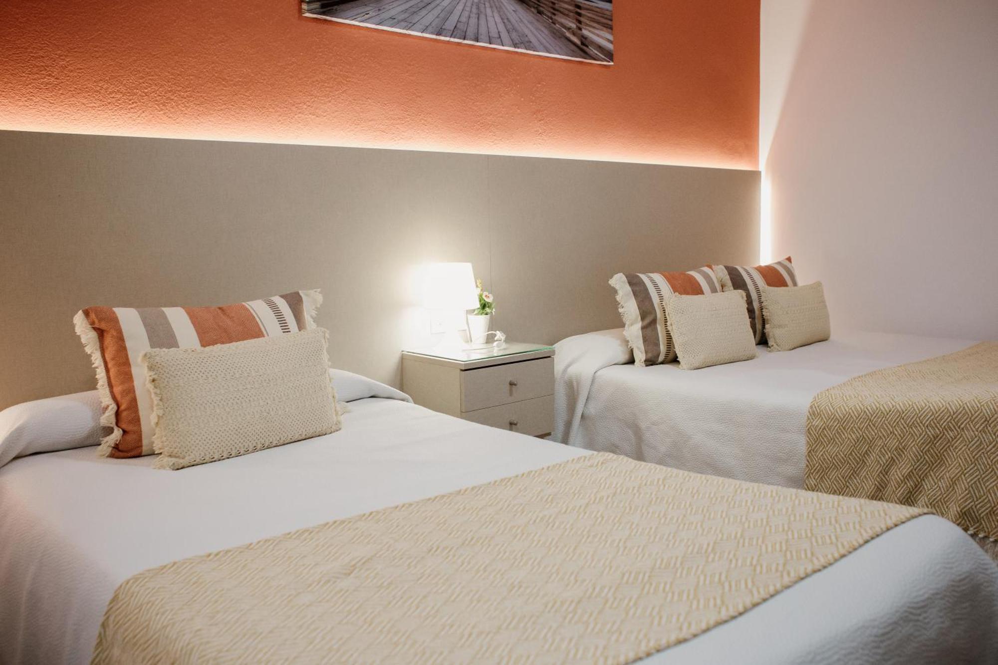 Apartamentos Turisticos Mastil 16 Малага Екстер'єр фото
