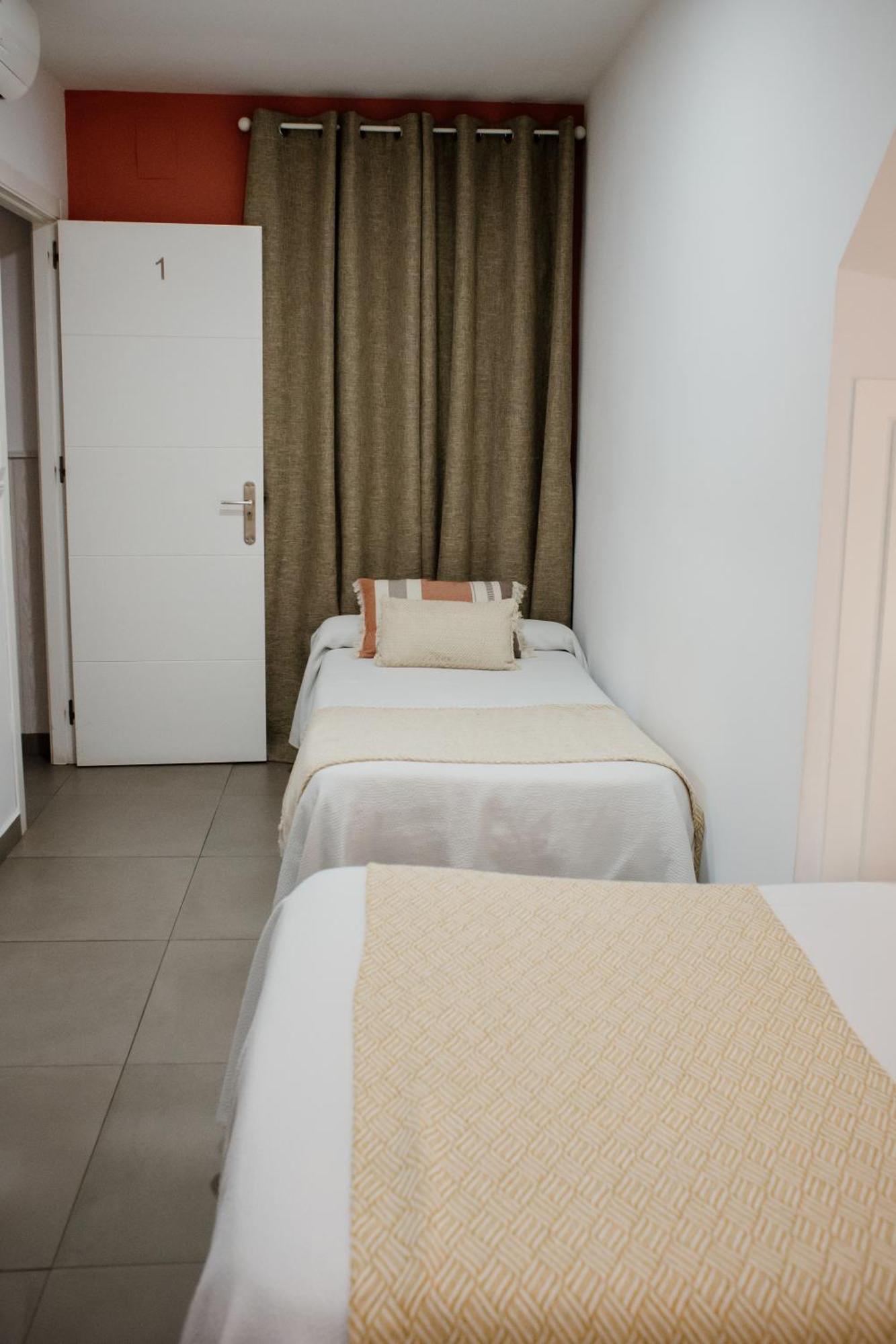 Apartamentos Turisticos Mastil 16 Малага Екстер'єр фото