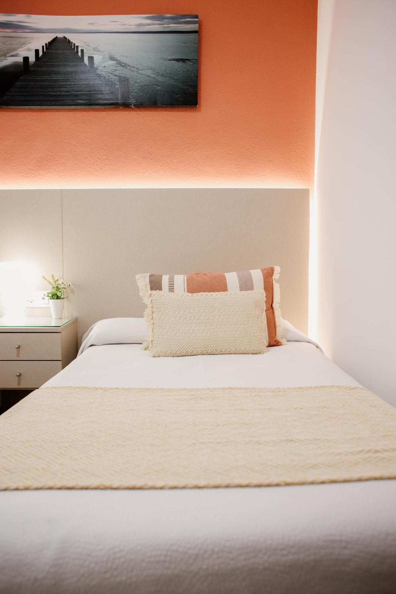 Apartamentos Turisticos Mastil 16 Малага Екстер'єр фото