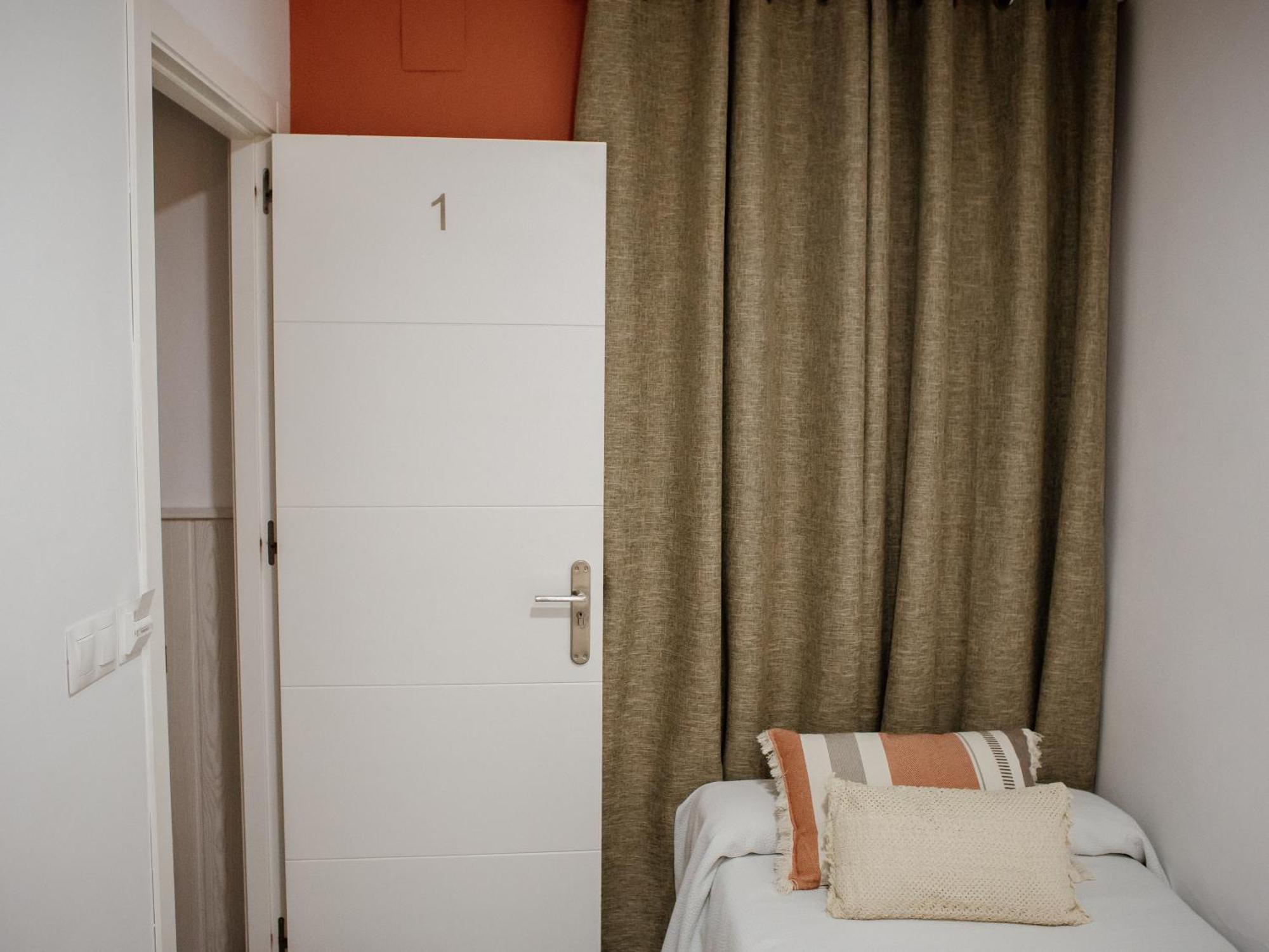 Apartamentos Turisticos Mastil 16 Малага Екстер'єр фото
