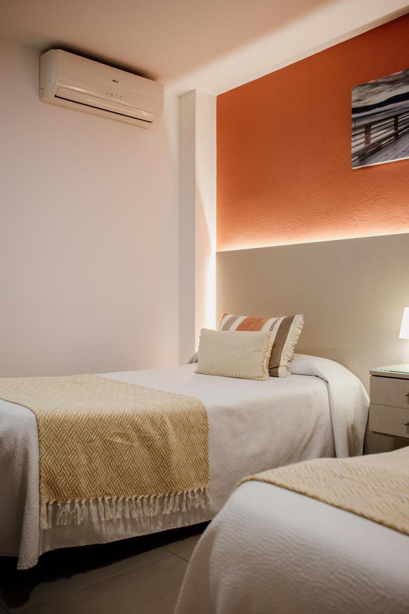 Apartamentos Turisticos Mastil 16 Малага Екстер'єр фото