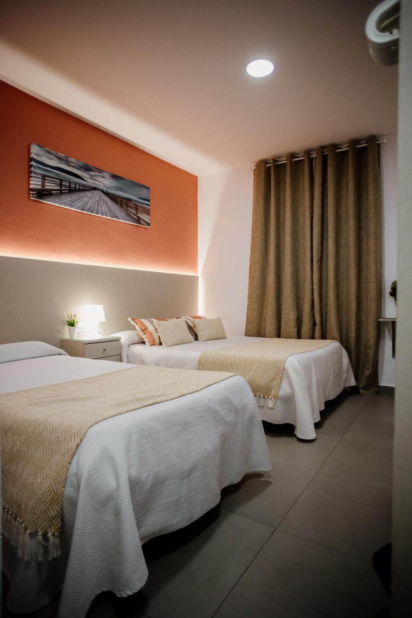 Apartamentos Turisticos Mastil 16 Малага Екстер'єр фото